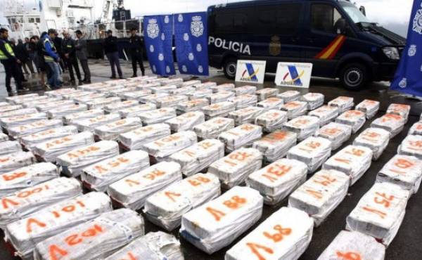 La cocaína valorada en 20 millones de dólares flotaba frente a la costa del Pacífico salvadoreño. Foto tomada de lavozdegalicia.es