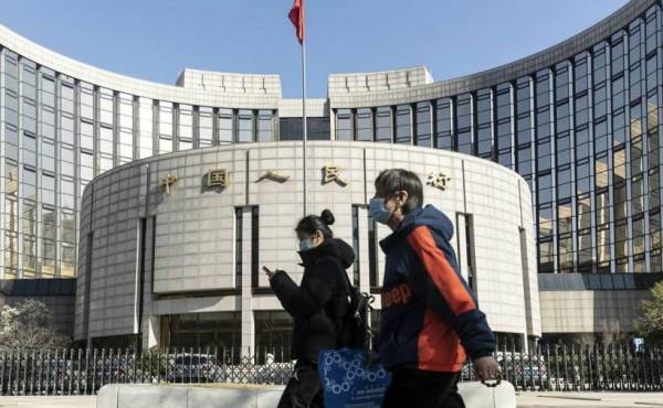 China analiza con los bancos la protección de activos por temor a sanciones de EEUU