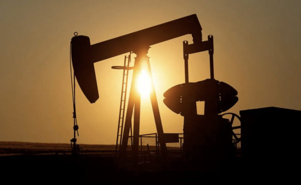 Precios del petróleo Brent y WTI están por encima de los US$100, mientras UE planea prohibir el petróleo ruso