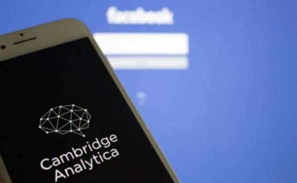 Facebook acepta pagar multa por Cambridge Analytica