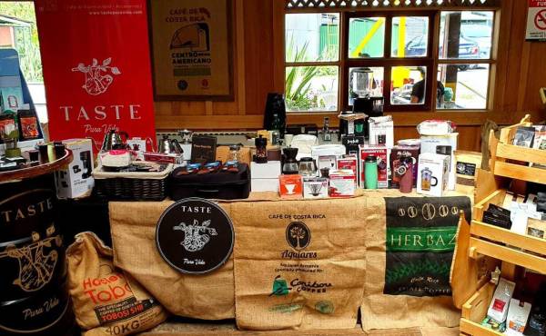 Jóvenes crearon un sitio web en el que se encuentra la más amplia variedad de café de especialidad de Costa Rica